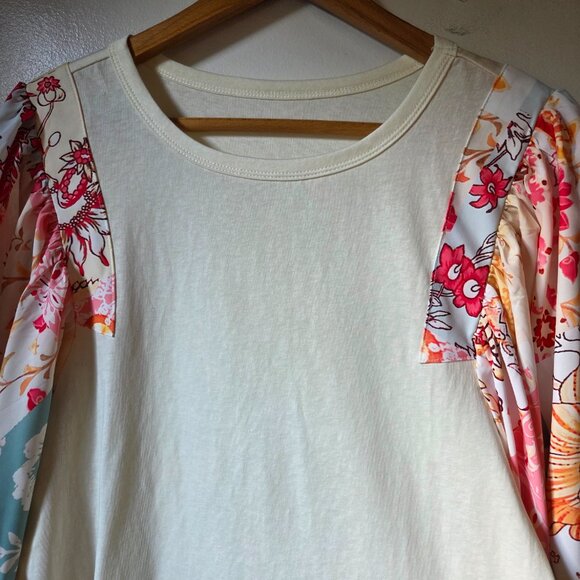 NEW W/O TAG SUPER CUTE BOHO FLORAL WIDE FLUTTER SLEEVES TOP SIZE M - Picture 8 of 15